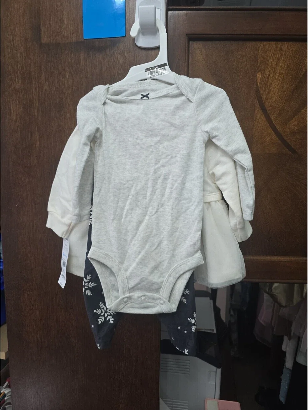 6m brand new three p outfit set from carter's item 56G5